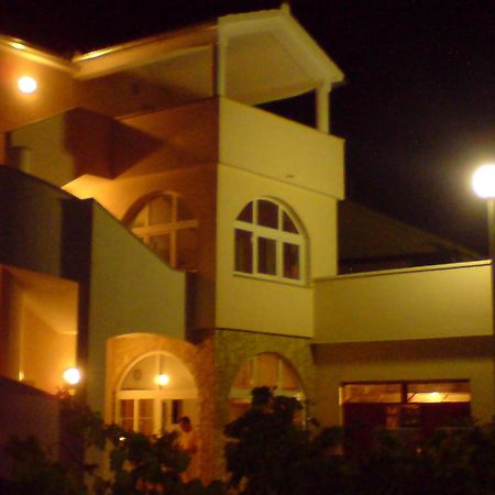 Apartments Jakovcev Betina  Bagian luar foto