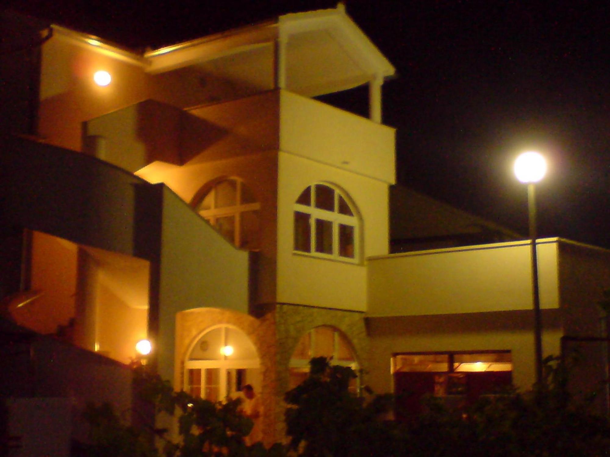 Apartments Jakovcev Betina  Bagian luar foto