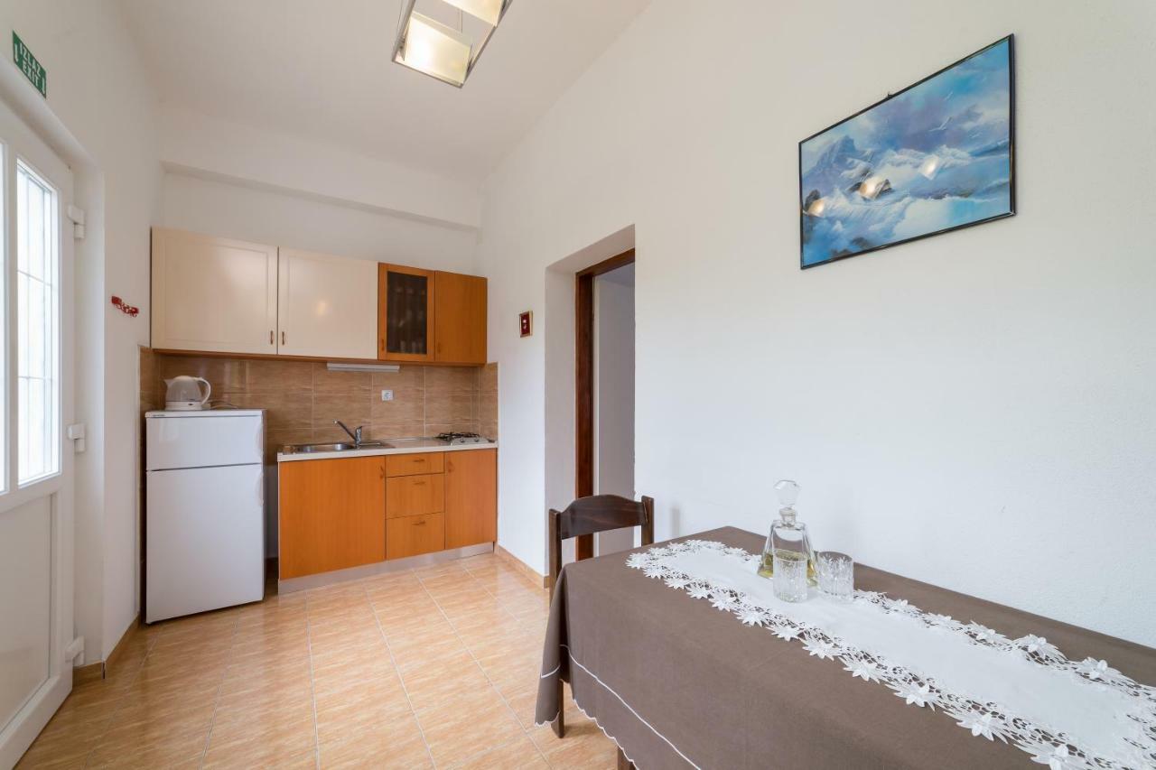 Apartments Jakovcev Betina  Bagian luar foto
