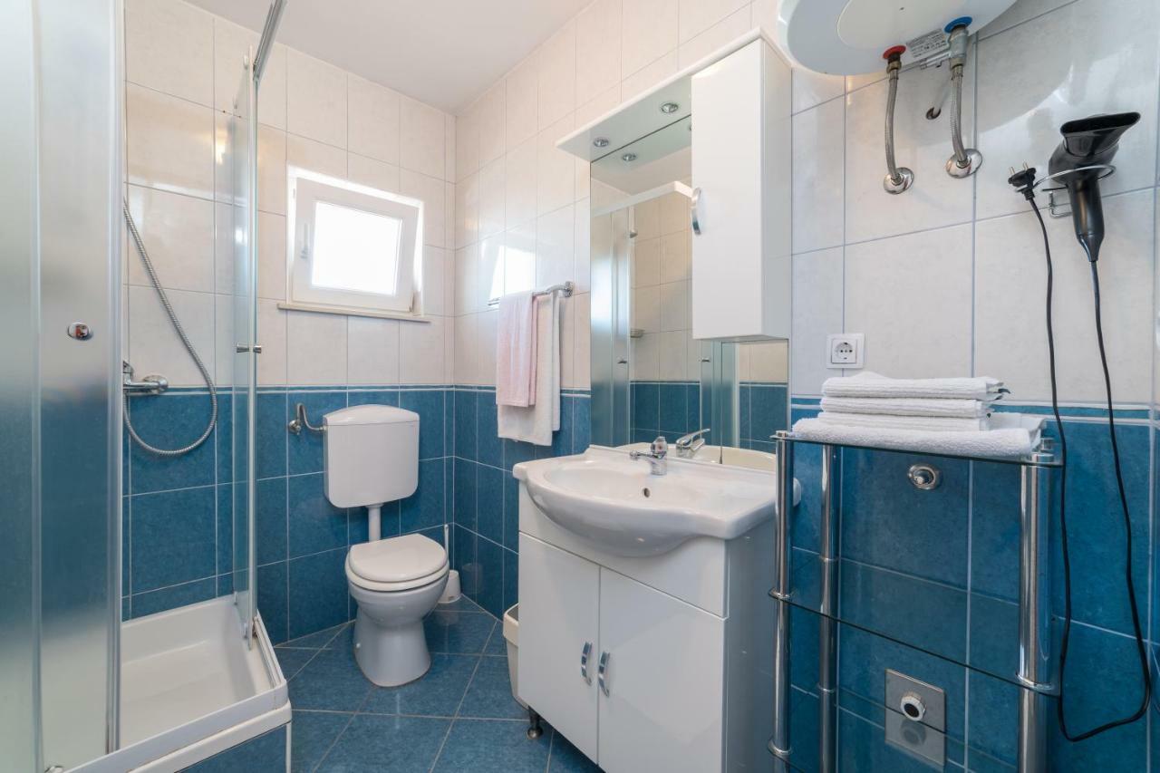 Apartments Jakovcev Betina  Bagian luar foto