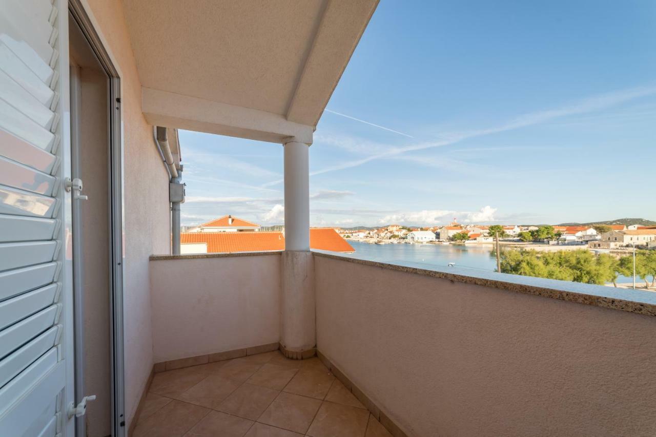 Apartments Jakovcev Betina  Bagian luar foto