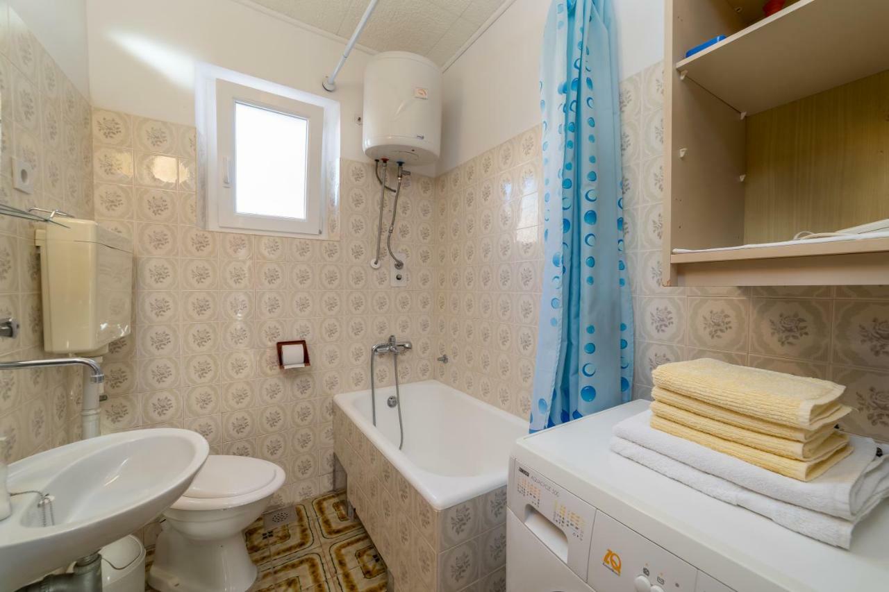 Apartments Jakovcev Betina  Bagian luar foto