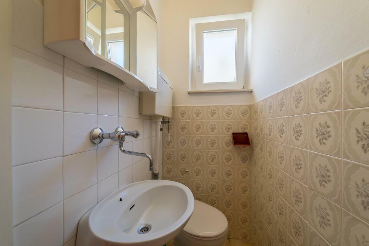Apartments Jakovcev Betina  Bagian luar foto