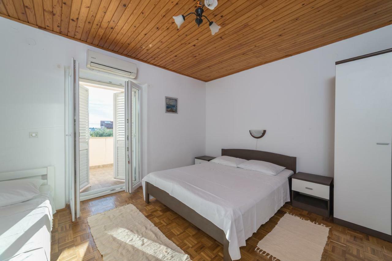 Apartments Jakovcev Betina  Bagian luar foto